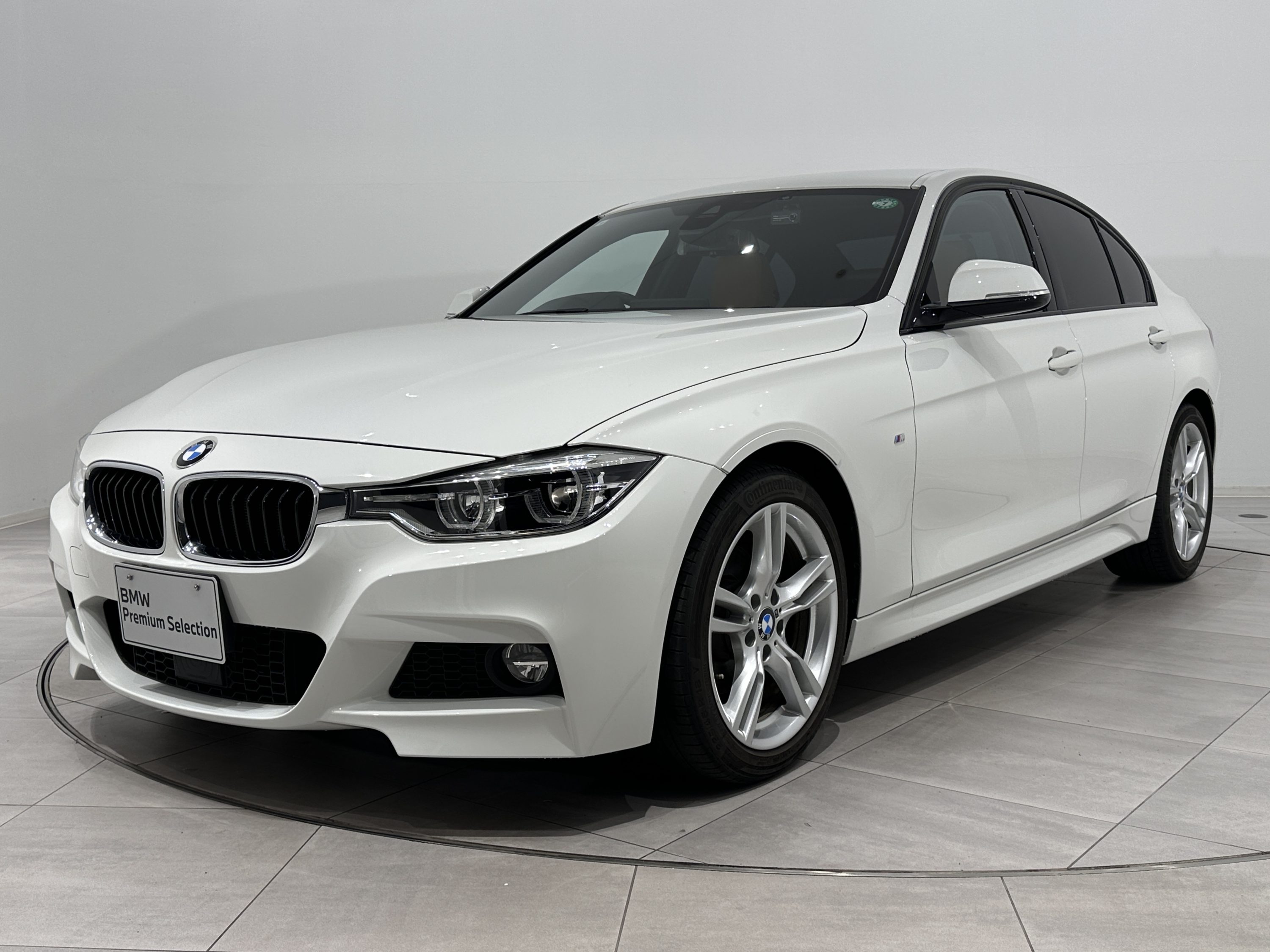 BMW 320i